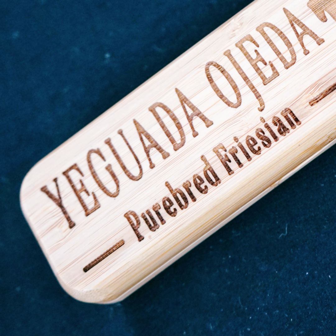 Estuche de madera con bolígrafo